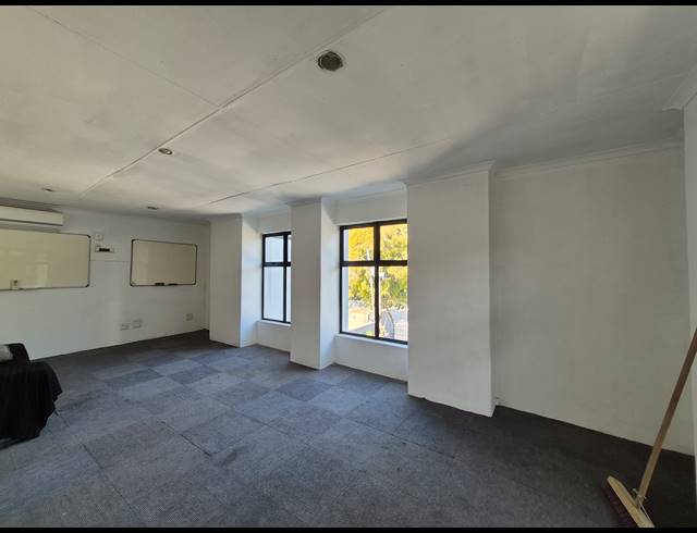 87M² OFFICE TO LET IN MELVILLE